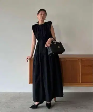CLANE 슬리브리스 원피스