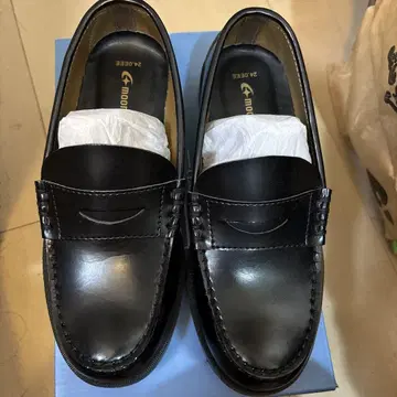 문스타 가죽 신발 24cm