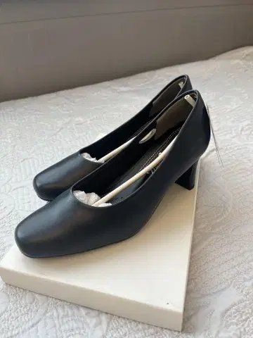 수험용 네이비 펌프스 (박스 포함) 22.5cm