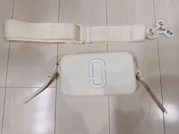 MARC JACOBS 화이트 숄더백