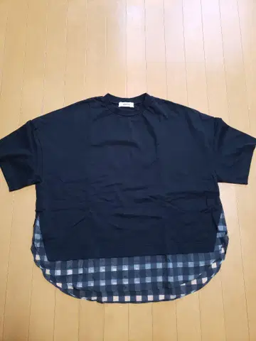 zucca 오버 사이즈 블랙 T셔츠 체크 무늬 밑단 부착