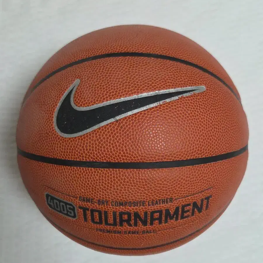 Ballon De Basket Molten BG4500 - Taille 6, Certifié FIBA, Cuir Composite, Intérieur/extérieur, Orange/ivoire