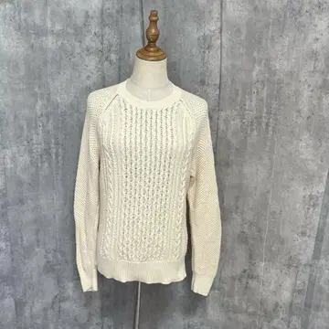 UNIQLO 케이블 니트 스웨터 심플하고 고급스러운 캐주얼