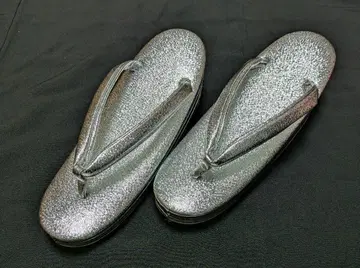 일본 의류 결혼식 신부 조리 은색