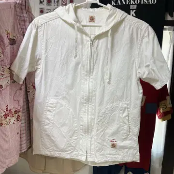남성용 카네코 이사오 후드 부착 반팔 셔츠