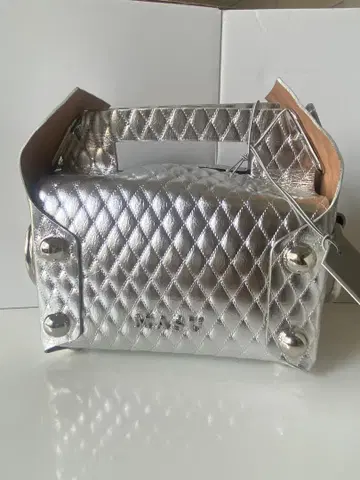 [ MASU ] 25aw LEATHER CAKE BAG 실버