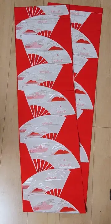 오비 부채 패턴 빨간색
