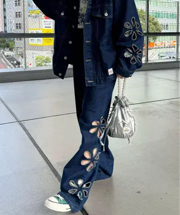 HELLO.SANFRANCISCO 플라워 컷 아웃 데님 팬츠 블루