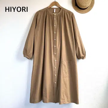 hiyori 밴드 카라 코튼 개더 원피스 카멜
