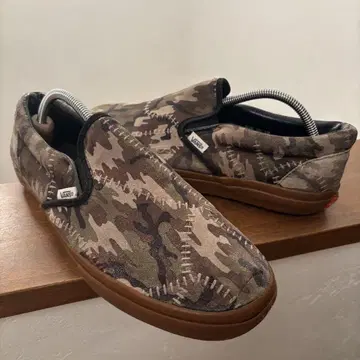 레어 VANS VAULT 자수 라인 카모플라주 카모 패턴 슬립온