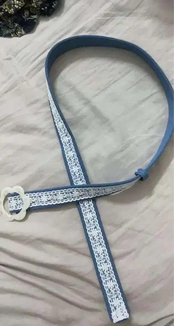 파란색과 화이트 레이스 무늬 벨트 85cm
