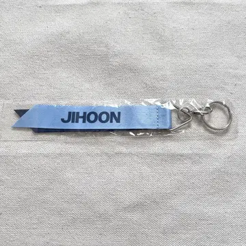 [익명 배송] TWS 지훈 캡슐 토이 리본 스트랩 일투