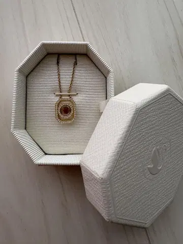 [새상품] 스와로브스키 Swarovski 골드 목걸이 빨간색 스톤