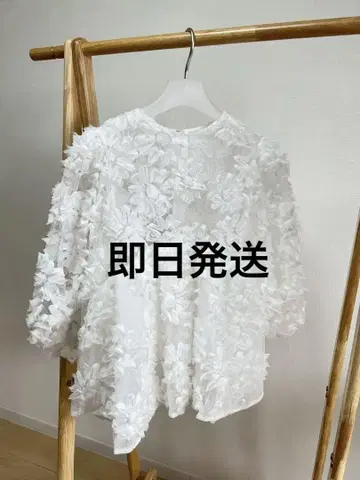 Acka flower 페플럼 블라우스