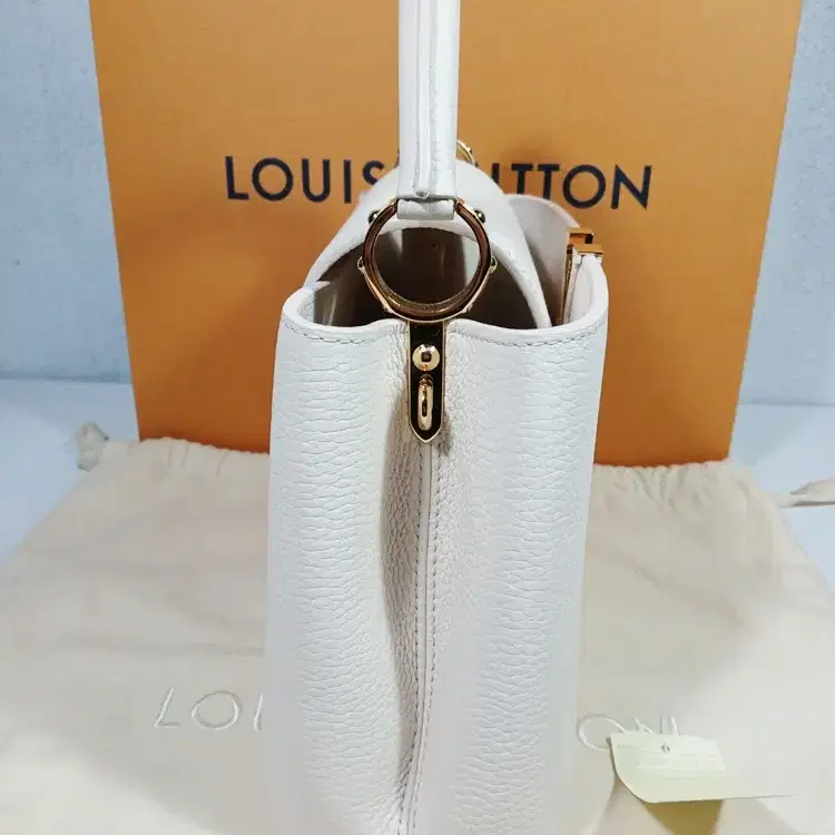 루이비통 [디어] 카퓌신BB 토트백 쿼르츠 M25087 사진 3