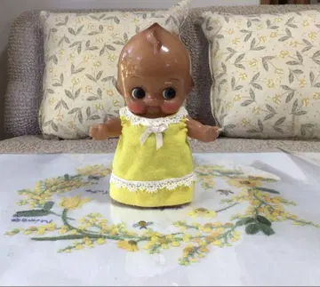 작은 큐피 인형