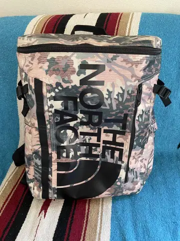 THE NORTH FACE 카모 패턴 백팩 로즈탄