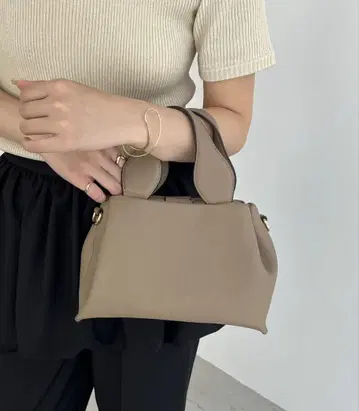 CAPRICIEUX LE'MAGE 라운드 미니 보스턴 백