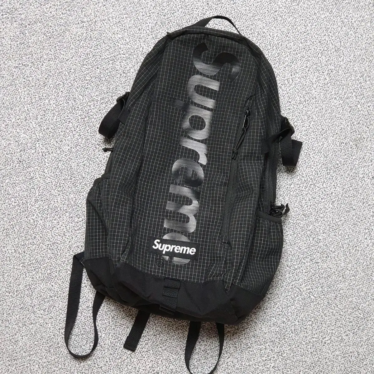Supreme backpack Woodland Camo 24ss Supreme backpack Woodland Camo