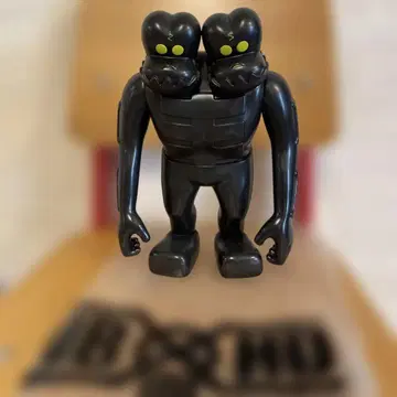 네이버후드 x 바운티 헌터 스컬군