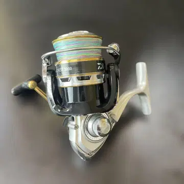 DAIWA CREST 3000 다이와 낚시릴 현상 제품