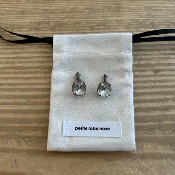 petite robe noire 크리스탈 귀찌
