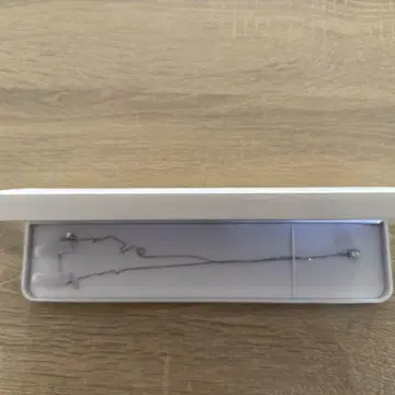 에메랄드 컷 실버 목걸이 케이스 포함