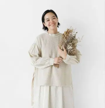 [미사용 새상품] Gauze# | 울 팝콘 러셀 스트링 베스트