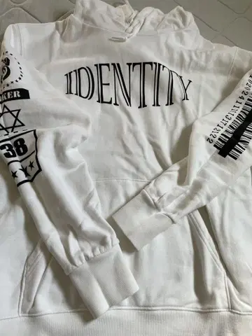 IDENTITY 야마모토 사야카 후드티