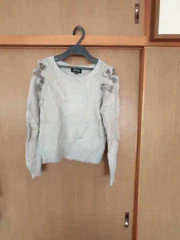 [새상품급] JILLSTUART 리본 그레이 긴팔 니트 스웨터