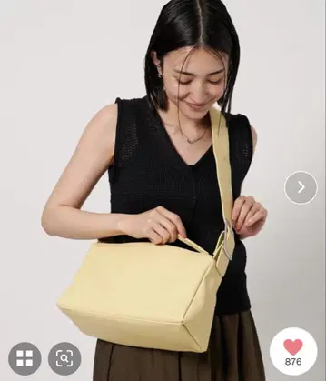 스퀘어 빅 버클 숄더백 크림