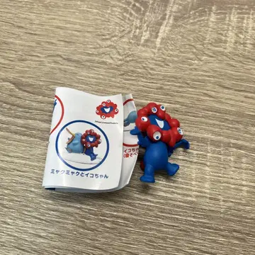 미야쿠미쿠와 이코 캡슐 토이