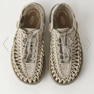 [ KEEN ] WOMENS UNEEK 샌들 베이지