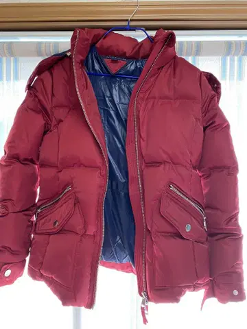 타미힐피거 빨간색 다운 자켓 지퍼