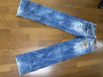 데미지 가공 블루 데님 팬츠