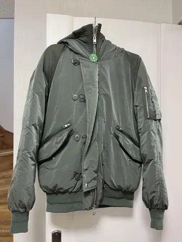 PALACE P-2B PARKA 다운 자켓