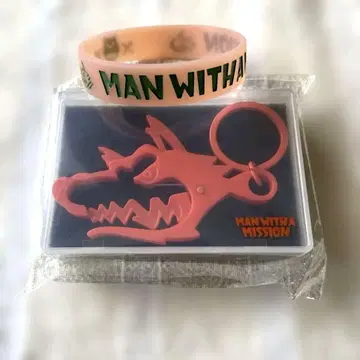 MAN WITH A MISSION 러버 밴드와 키링 세트