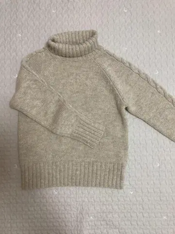 MHL. 터틀넥 니트 M 사이즈 케이블 짜임 울 100% 베이지