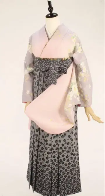 연보라색과 블랙 꽃무늬 하카마 스타일 기모노 세트