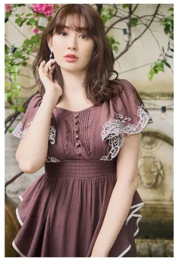Herlipto Cutwork Embroidery Angel Sleeve