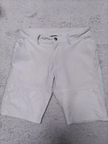 마크앤로나 샤드 로고 올 패턴 하프 팬츠 베이지