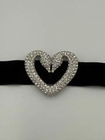 [ 지금만! 가격 인하 ] 스와로브스키 우나 초커 하트 화이트