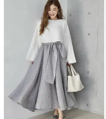 오블리 자카드 리본 스커트 실버