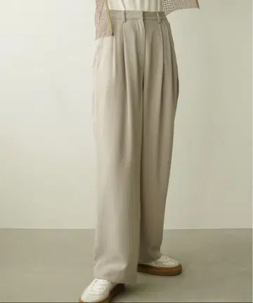 CLANE BASIC TUCK PANTS