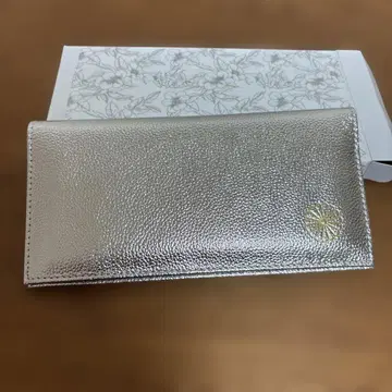 국화 문양 장지갑, 황거 한정품, 천연 가죽 제품, 실버