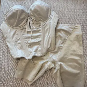 MIRROR MIRROR 미러미러 백리스 뷔스티에 거들