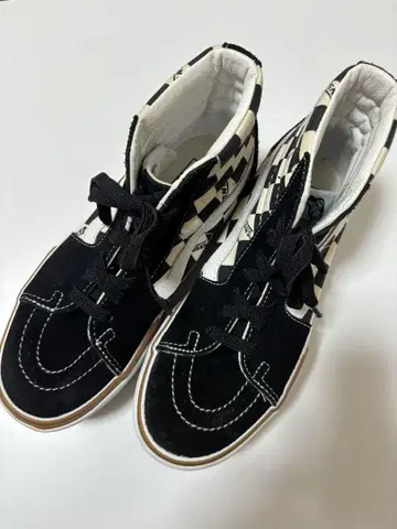 Vans 하이컷 스니커즈 블랙 & 화이트 체커 통굽