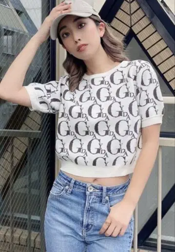 GYDA PATTERN 하프 슬리브 니트탑 티셔츠