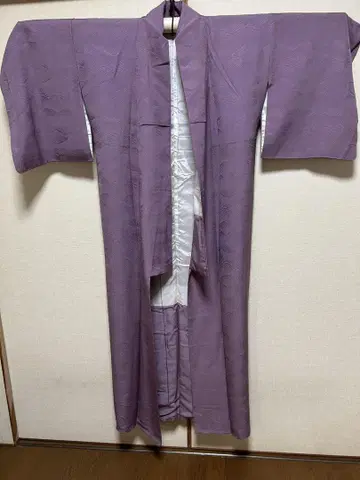 보라색 물결 무늬 직조 기모노