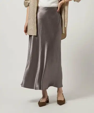 유나이티드 애로우즈 새틴 내로우 스커트